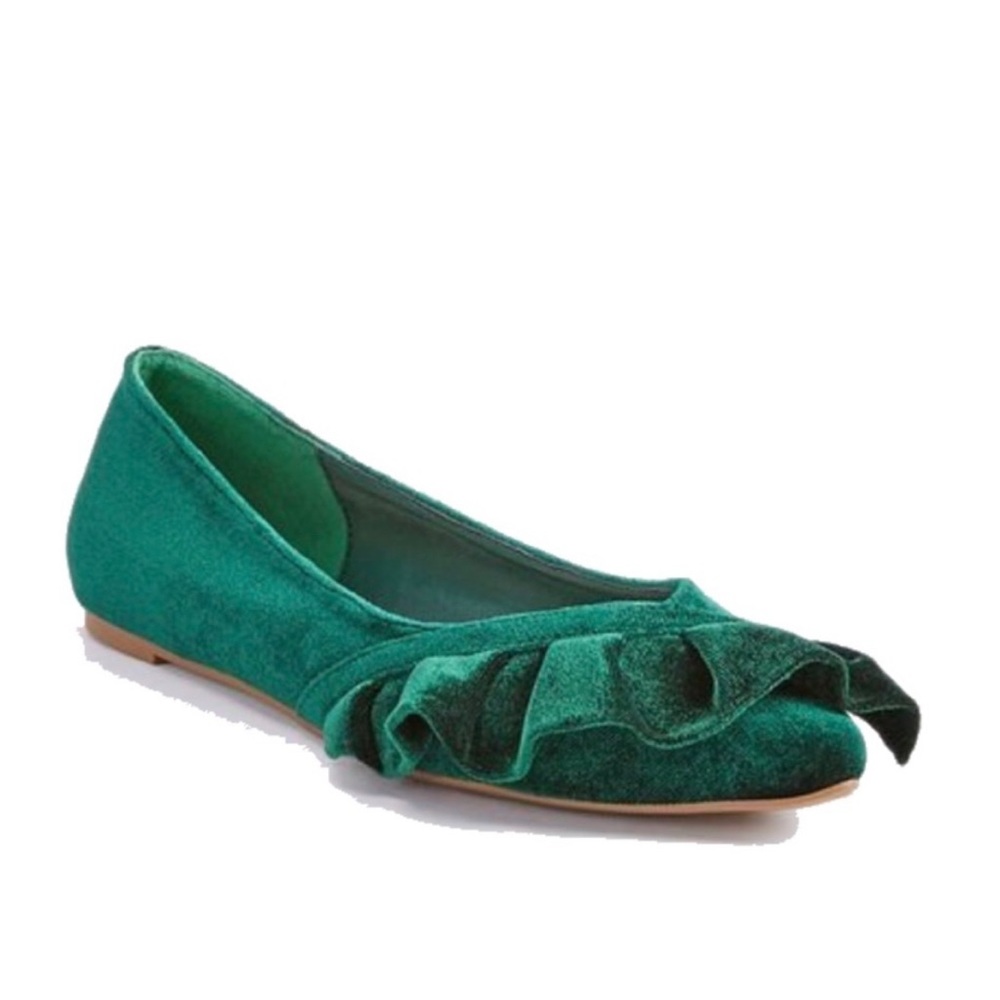 New! Kemi winter green ruffle pointed toe flats
